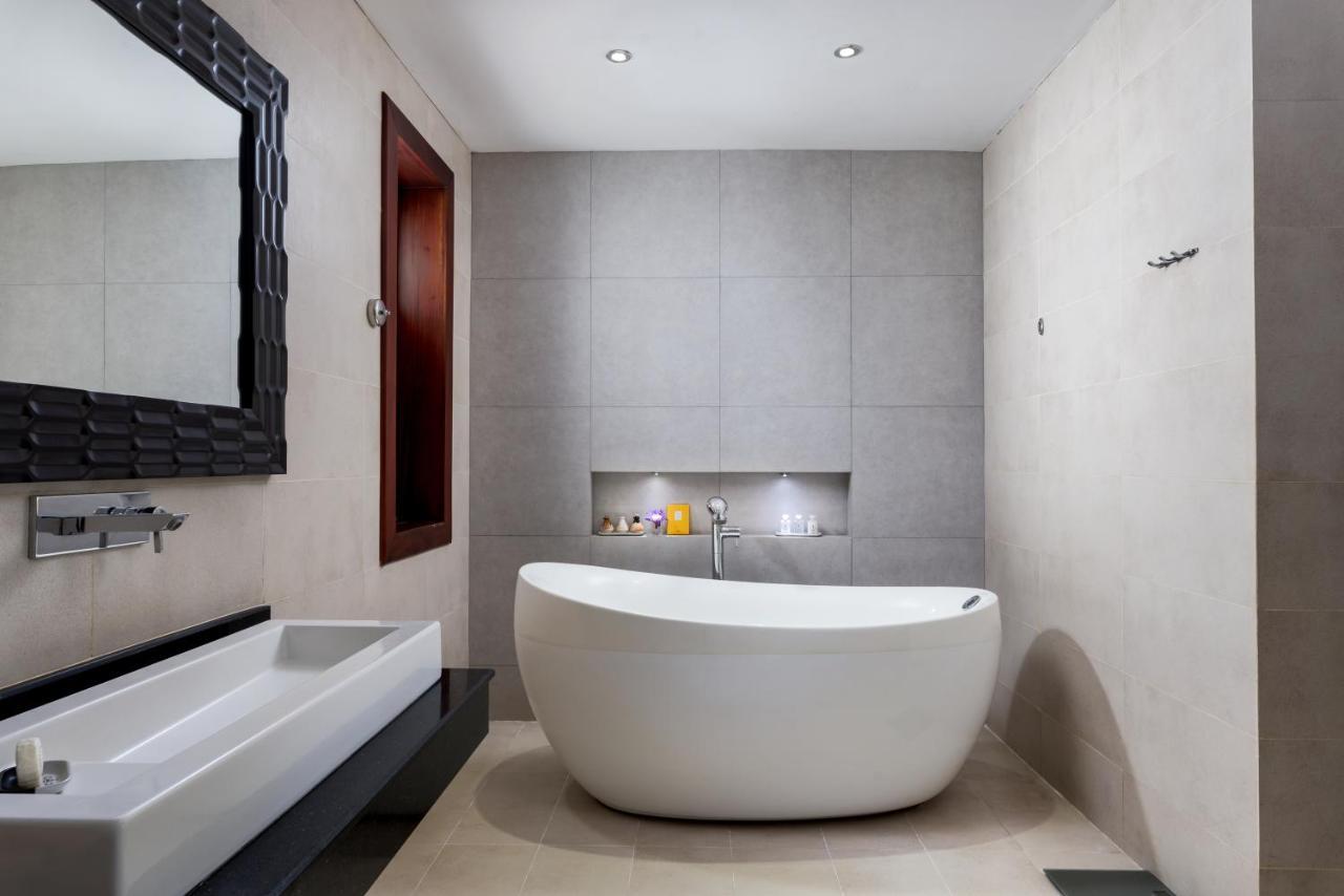 Suite Early Check & Late Check-out on Availability & on all Spa Treatments