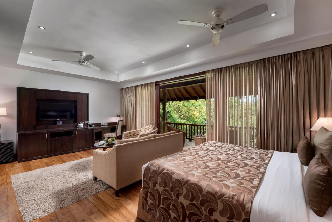 Suite Early Check & Late Check-out on Availability & on all Spa Treatments